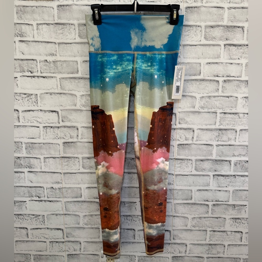 TEEKI Unicorn Wrangler Hot Pants Leggings Size Small ~NWT Made In USA - Picture 2 of 5